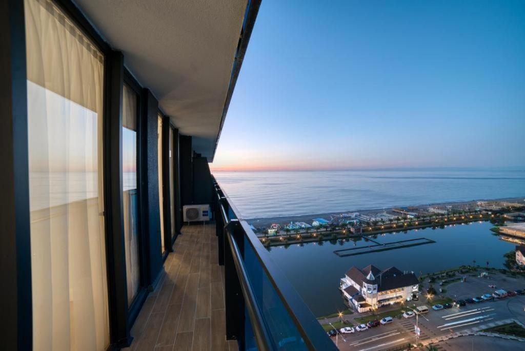 Orbi Hotel 바투미 외부 사진